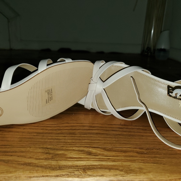 Michael Kors sandals with gold trim heel size 7 - Picture 3 of 3